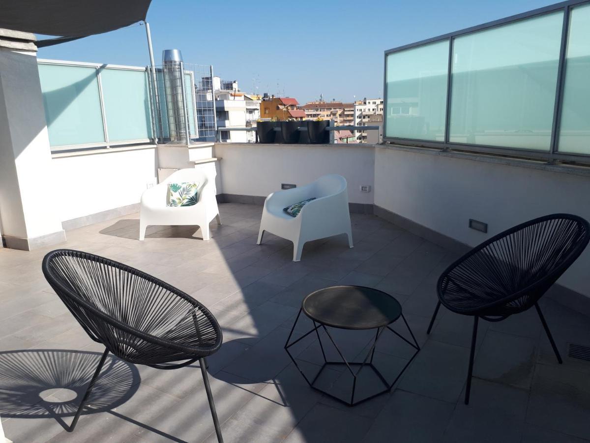 Penthouse 40 In Trastevere With Seasonally Jacuzzi Rom Exterior foto