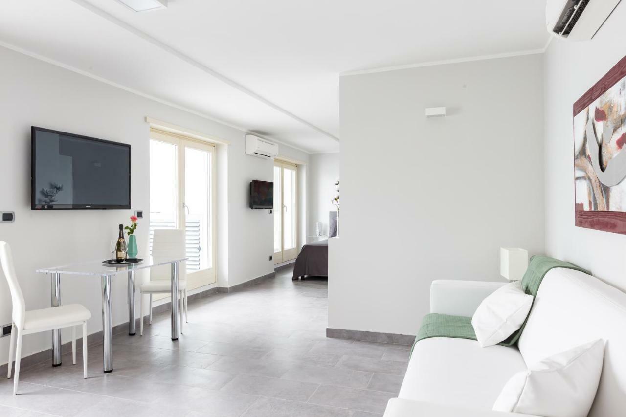 Penthouse 40 In Trastevere With Seasonally Jacuzzi Rom Exterior foto